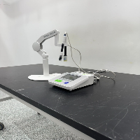 Mettler Toledo pH/Conductivity Meter image 1